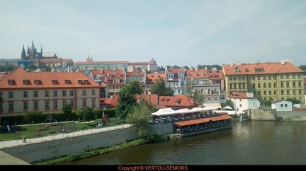 02-Prague-vue-du-pont-St-Charles